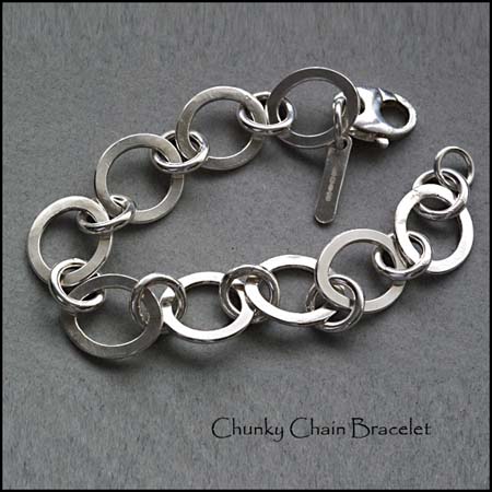 B - Chunky Chain Bracelet
