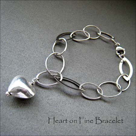 B - Heart on Fine Bracelet