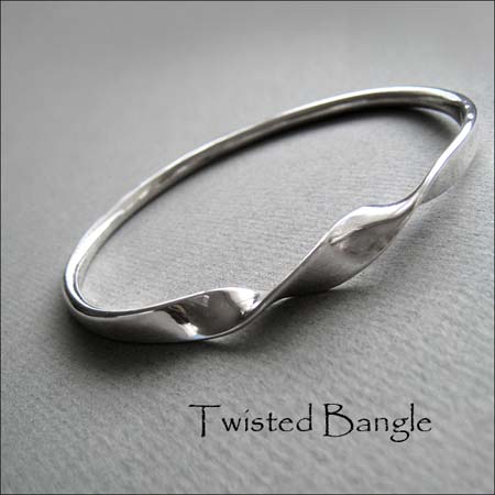 BA - Twisted Bangle